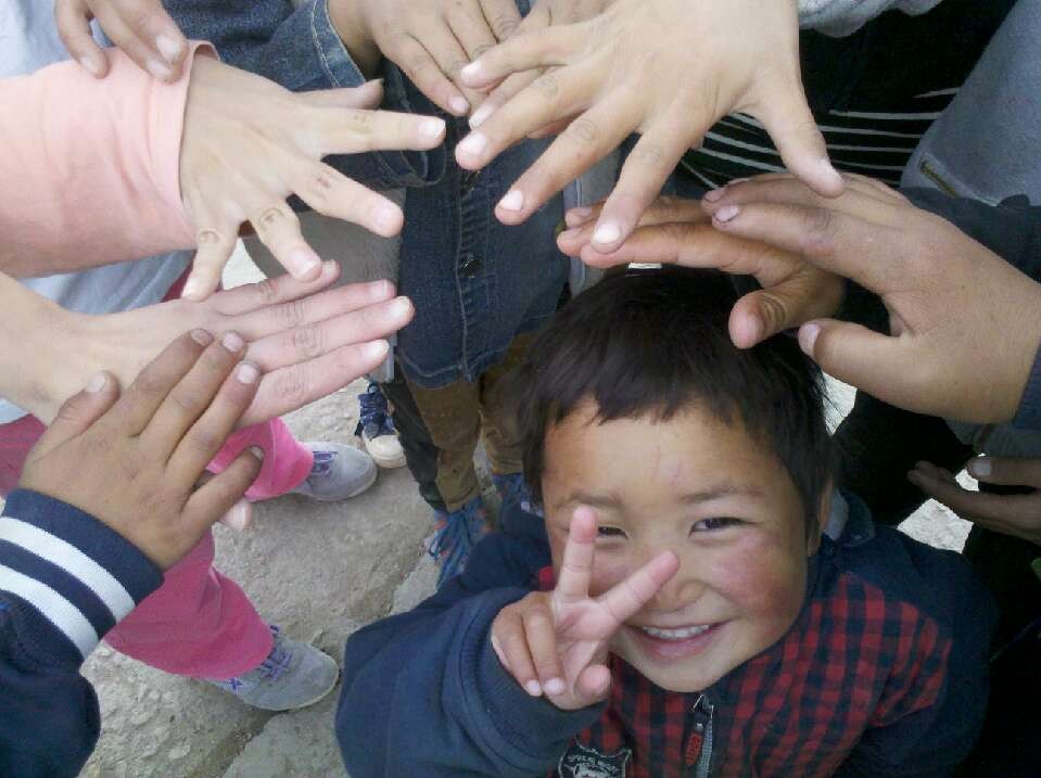 ��ӿƼ���W(xu��)���t�ġ�֧���(du��)���(du��)�T���˴Ό�(sh��)�`�����ຣʡ�ຣ�����Ҵ�Ĺ��W(xu��)У��7��15�գ��(du��)�T��?y��u)麢�ӂ���ȥ�ˌW(xu��)��(x��)��Ʒ���w����Ʒ�ͽ̌W(xu��)���Y��ϣ�����H��׌����ͯ���õ�����͌W(xu��)��(x��)��߀��׌���ӂ��˽����������Ϣ���������ܵ������P(gu��n)�����D�麢�ӂ��挦�(du��)�T���R�^ϲЦ��_��