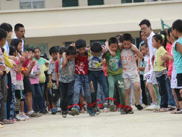 7��28�����V�|�̌W(xu��)Ժ��С�ٟ���ɽ�^(q��)���W(xu��)����֧���������С�W(xu��)�e�k���\�ӕ����mȻ���ز�δ�޽�����������꠆T��Ŭ���ͺ��ӂ���ƴ�������\�ӕ��A�M�Y(ji��)�����D�麢�ӂ��ڱ�ِ�ЈF�Y(ji��)�f(xi��)��������������