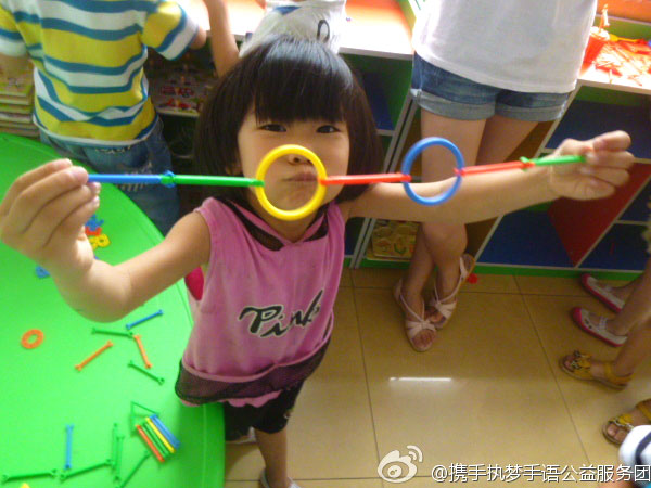 7��8����8��15����ɽ�|������W���y�ֈ�(zh��)�������Z������ՈF��ɽ�|�Ͳ��e�k�˞���37��Ĺ������������������؅^(q��)���L�@����ͯ�ļ�ͥ���˽Ⲣӛ��@����ͯ����ͽ�����r���_չ�o�ϵK���Z��Ӗ�ࡣ�D��ɽ�|ʡ�Ͳ��а��`�������ĵĺ��ӂ�չʾ�����Ą�(chu��ng)���ֹ���