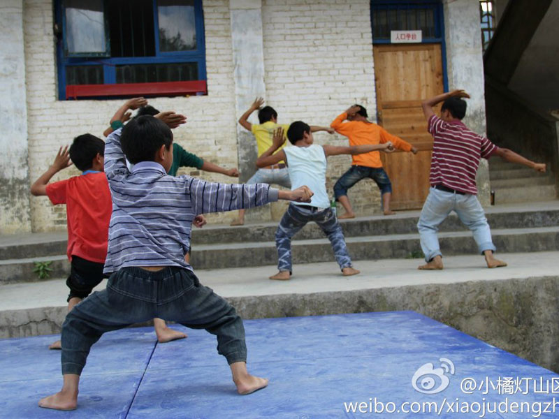 7��31������С�ٟ���ɽ�^(q��)���W����֧�����ǭ����ؑ�S�h�����l(xi��ng)����С�W����20���֧�̻�Ӽ����Y(ji��)���������������ҵ�Ͷ�뵽����ˇ�R�ݵĜʂ��A�����D�麢�ӂ��ڞ�R���u�����ž���