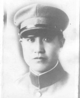 ���ߣ��h�����|���d������1908������������ڵ�����ͥ���x�켽܊�^(q��)�Γ�܊˾��T��1924���M��|���v���������I(y��)����У����У�̹١�1931�����Rռɽ�������У�����������˽��򿹑�(zh��n)�Ȍ�������(zh��n)��1936���κӱ����h��܊��У�����L��1938��8���ʲ����x����꠱��x�켽܊�^(q��)��ʽ������x�켽܊�^(q��)�Γ�܊������˾��T��1939������Ї����a(ch��n)�h��1940���ڰوF���(zh��n)�Љ��Ҡ������r��32�q��