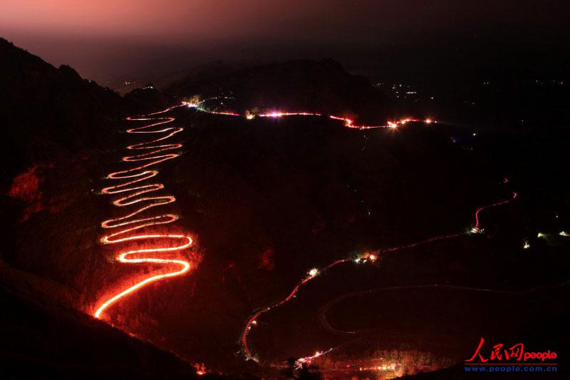 2974�˳ֻ��ͽ������(zh��n)��·��¡��24���ա��γɉ��^�Ļ���L(zh��ng)������ꐁ���?j��n)zӰ�� 