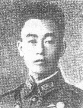 ����t��1905��9�������F��ʡ�󲨿h����1926���������S��܊�ٌW(xu��)У��5�ڲ����ƌW(xu��)��(x��)��1937��������t�����ʲ�������������������(zh��n)��ؓ(f��)؟(z��)���ؼζ�һ�������˔��˶���M(j��n)����������(hu��)��(zh��n)��������t�����ʲ��D(zhu��n)�Ƶ����֮����(zh��n)���_ʼ�Γ����(d��ng)����܊�{(di��o)����(y��u)��(sh��)������������t�c������ʿ�����ڽ��u�I(l��ng)������t��������ʿ���c��܊����(zh��n)������ҹ�� 1939��2��������t�����ʲ�������𣨲����䣨������·������܊�������Ď��F(tu��n)����(zh��n)�������ұ���������������ѳ����