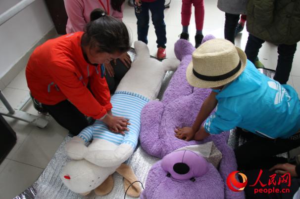 �V�|�t(y��)�ƴ�W(xu��)ů�L(f��ng)�Ї�־Ը����(w��)�(du��)���Ĵ�ʡ�����ݿ����h�����l(xi��ng)���ʹ��_չ����־Ը����(w��)���̺��ӂ��ƌW(xu��)�\(y��n)��(d��ng)���p���\(y��n)��(d��ng)�p������ᘌ��\(y��n)��(d��ng)��Ҋ�܂���r���ڼ����Ծȼ������D�麢�ӂ����ò�ż����(x��)�ķΏ�(f��)�K�������ȼ��ȼ��������F(tu��n)�(du��)�ṩ��