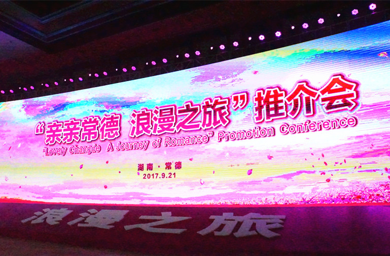 �ƽ��(hu��)�F(xi��n)��(ch��ng)�����zӰ����־�ۣ�