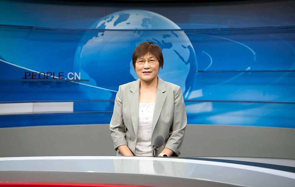 中國(guó)兒童中心黨委書記叢中笑接受人民網(wǎng)采訪。人民網(wǎng) 楊華龍攝