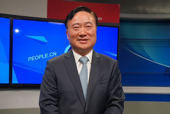 中國(guó)五礦集團(tuán)有限公司黨組書(shū)記、董事長(zhǎng)翁祖亮做客人民網(wǎng)。實(shí)習(xí)生趙晉杰攝